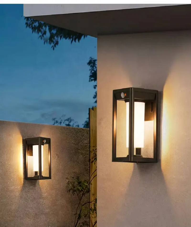 Solar wall light